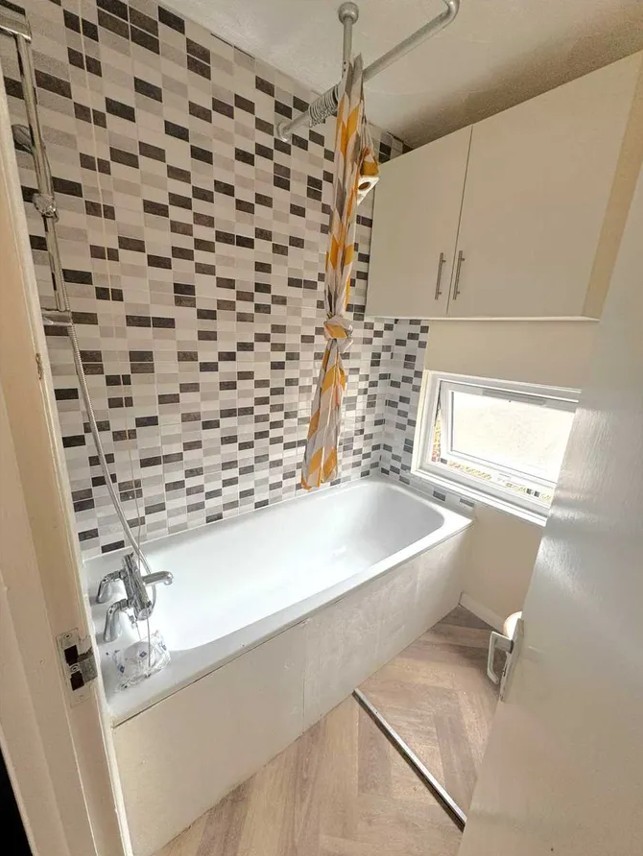 Additional image 9 of 2 Bed Flat, Commercial Road, E1, N1 7GU