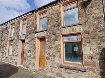 3 Bed Terraced House, Parry St, CF41