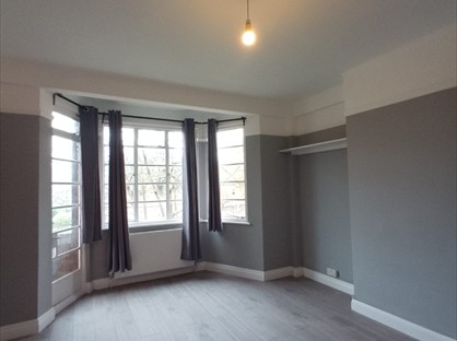 2 Bed Flat, Selwyn Court, SE3