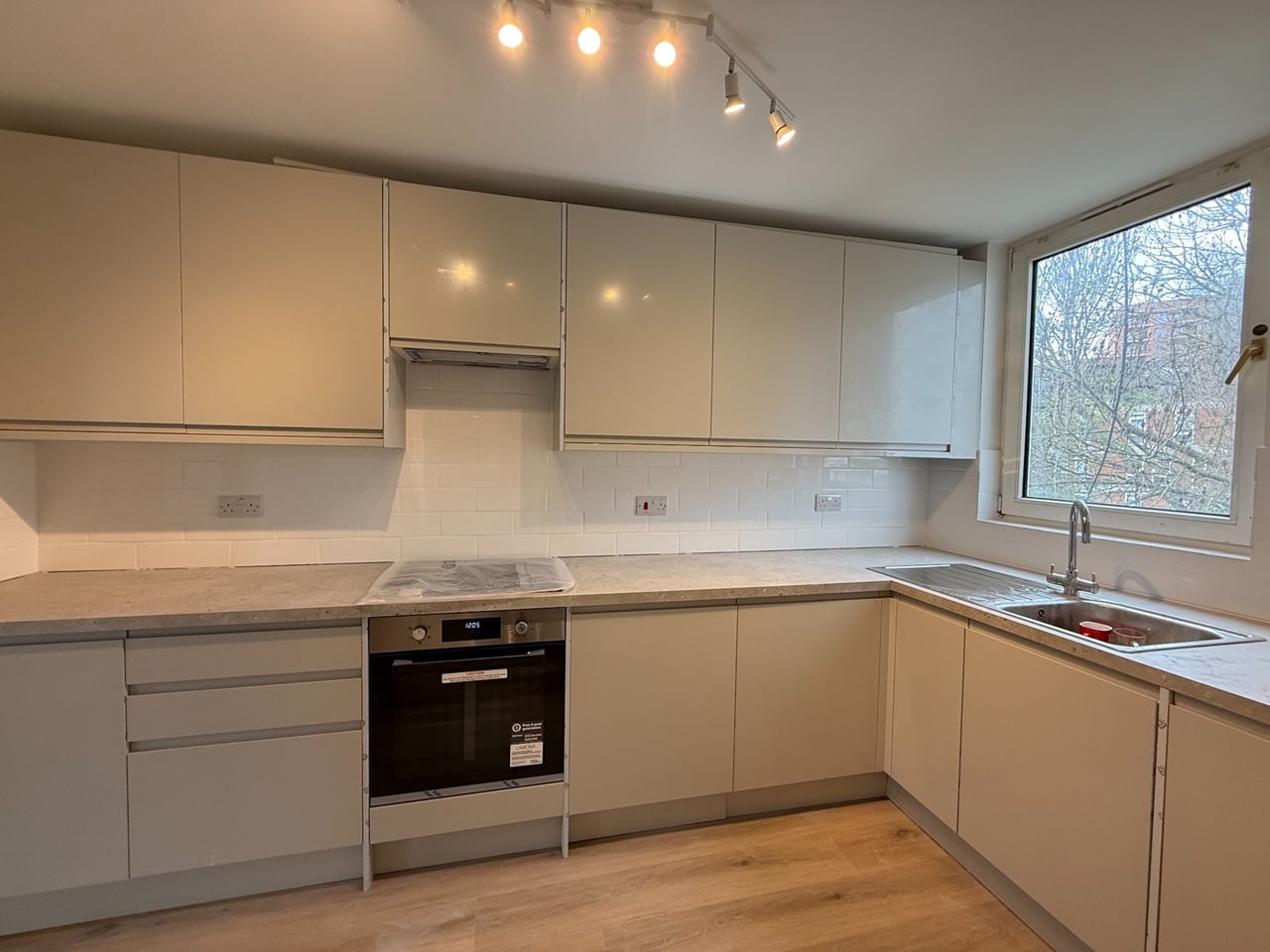 Additional image 2 of 3 Bed Maisonette, Marlbury, NW8, N1 7GU