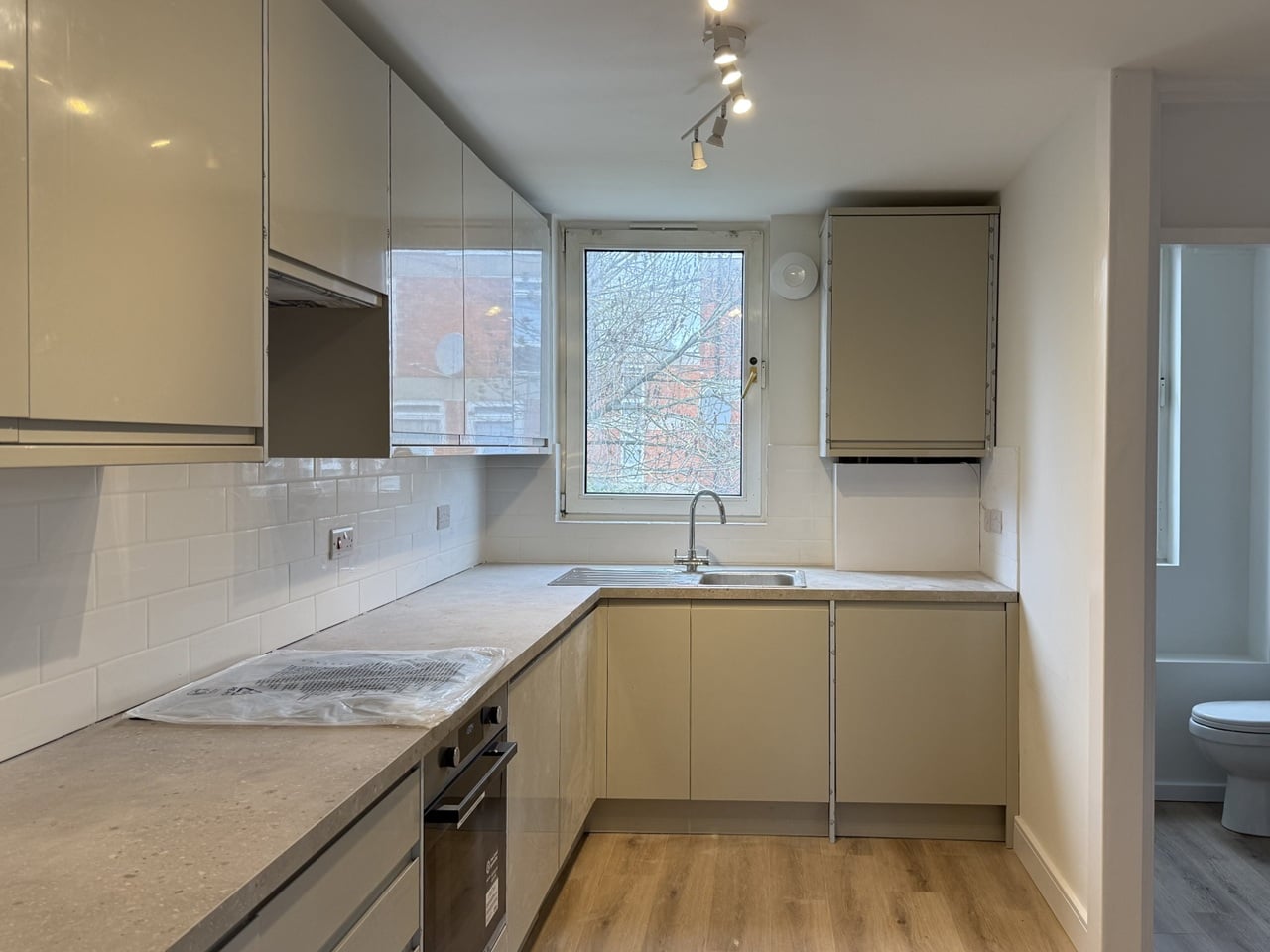 Additional image 3 of 3 Bed Maisonette, Marlbury, NW8, N1 7GU