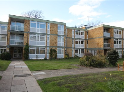 3 Bed Flat, Chobham Road, GU21