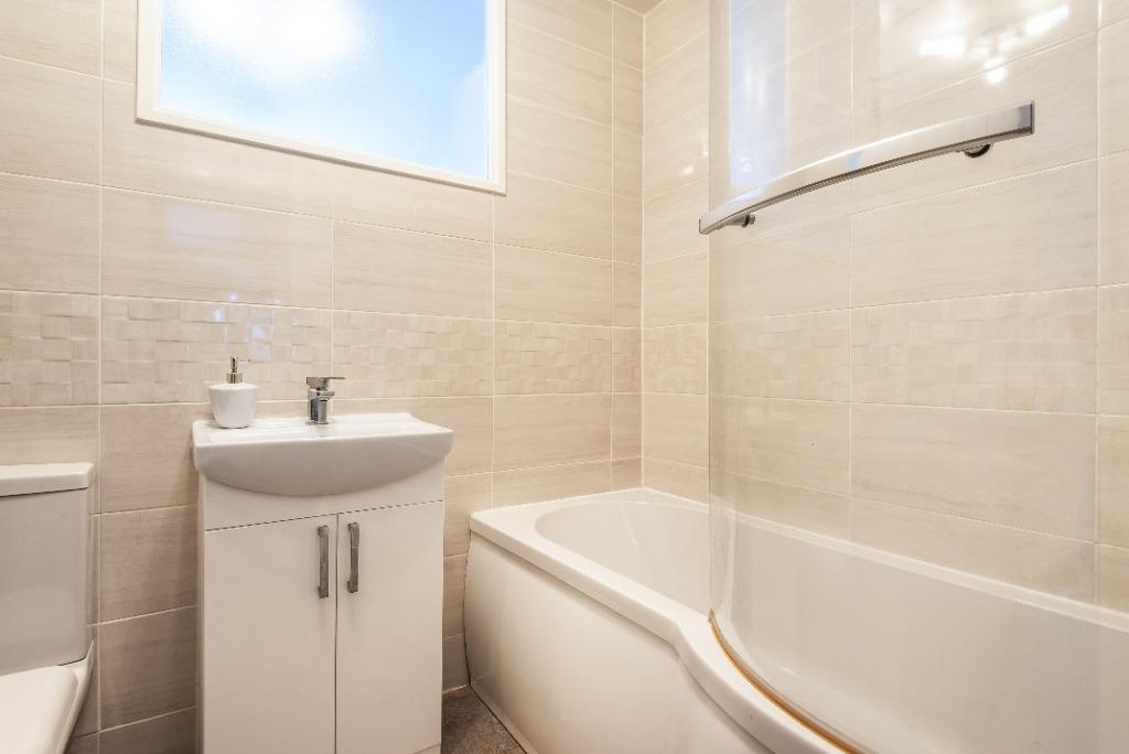 Additional image 7 of 2 Bed Flat, High Moor Court, LS17, N1 7GU