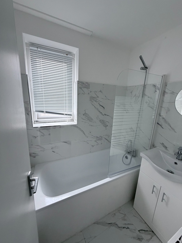 Additional image 2 of Room in a Shared Flat, Borrett Close, SE17, N1 7GU