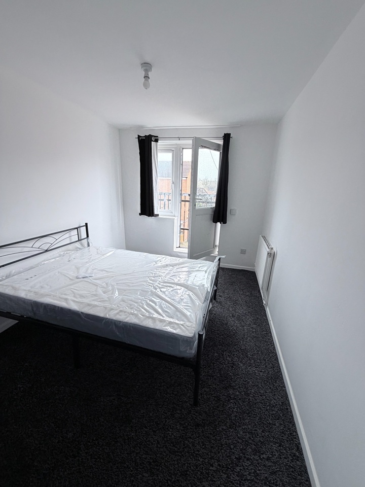 Additional image 5 of Room in a Shared Flat, Borrett Close, SE17, N1 7GU