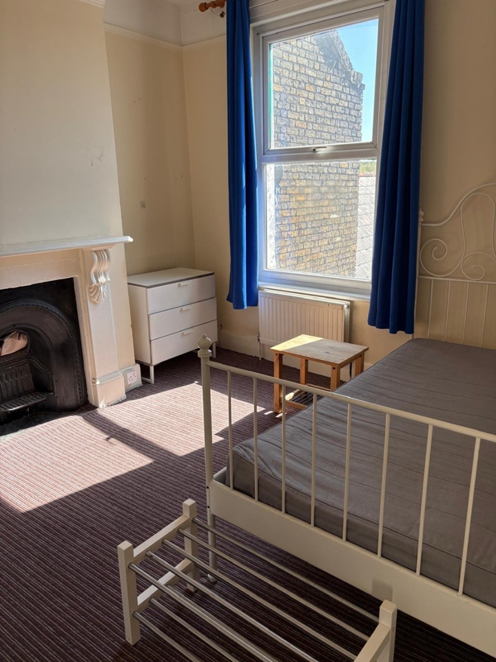 Additional image 9 of 4 Bed Flat, Helix Gardens, SW2, N1 7GU