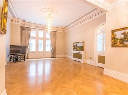3 Bed Flat, Whitehall Court, SW1A