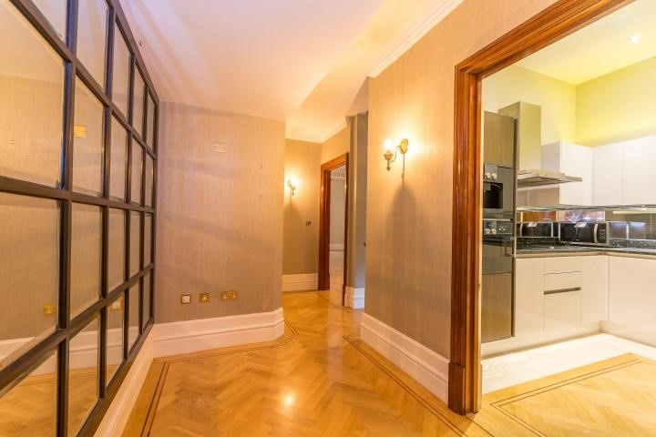 Additional image 3 of 3 Bed Flat, Whitehall Court, SW1A, N1 7GU