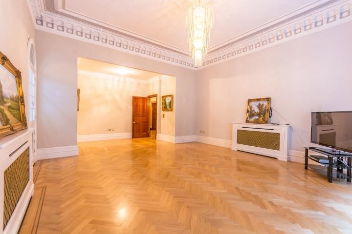 Additional image 4 of 3 Bed Flat, Whitehall Court, SW1A, N1 7GU