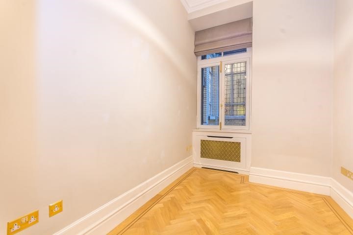 Additional image 9 of 3 Bed Flat, Whitehall Court, SW1A, N1 7GU