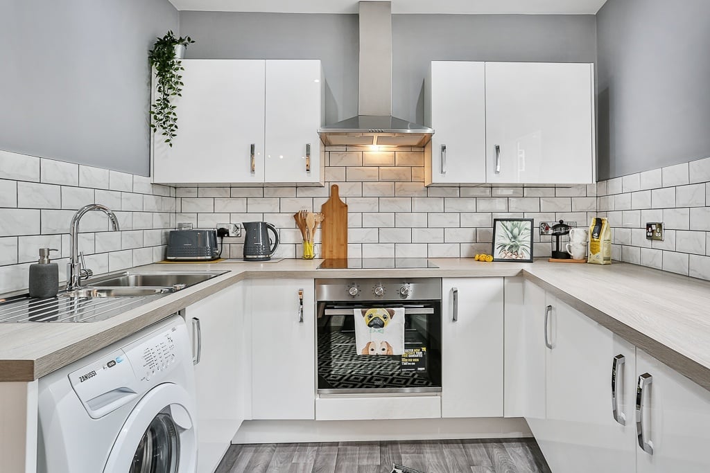 Additional image 2 of 3 Bed End Terrace, Chesterfield Road, S8, N1 7GU