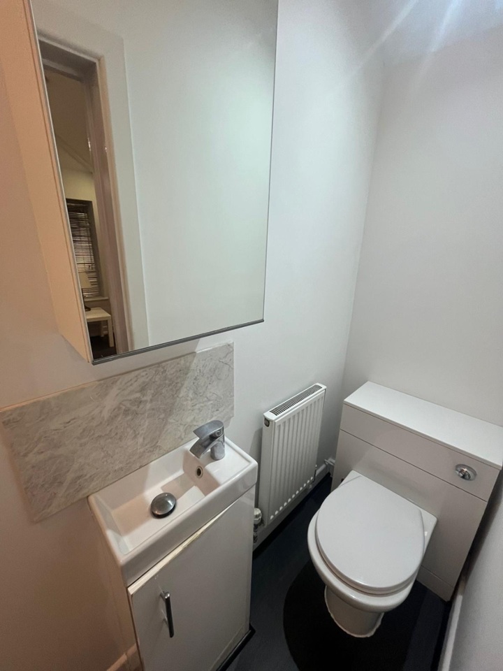 Additional image 2 of Room in a Shared House, Queens Road, RG1, N1 7GU