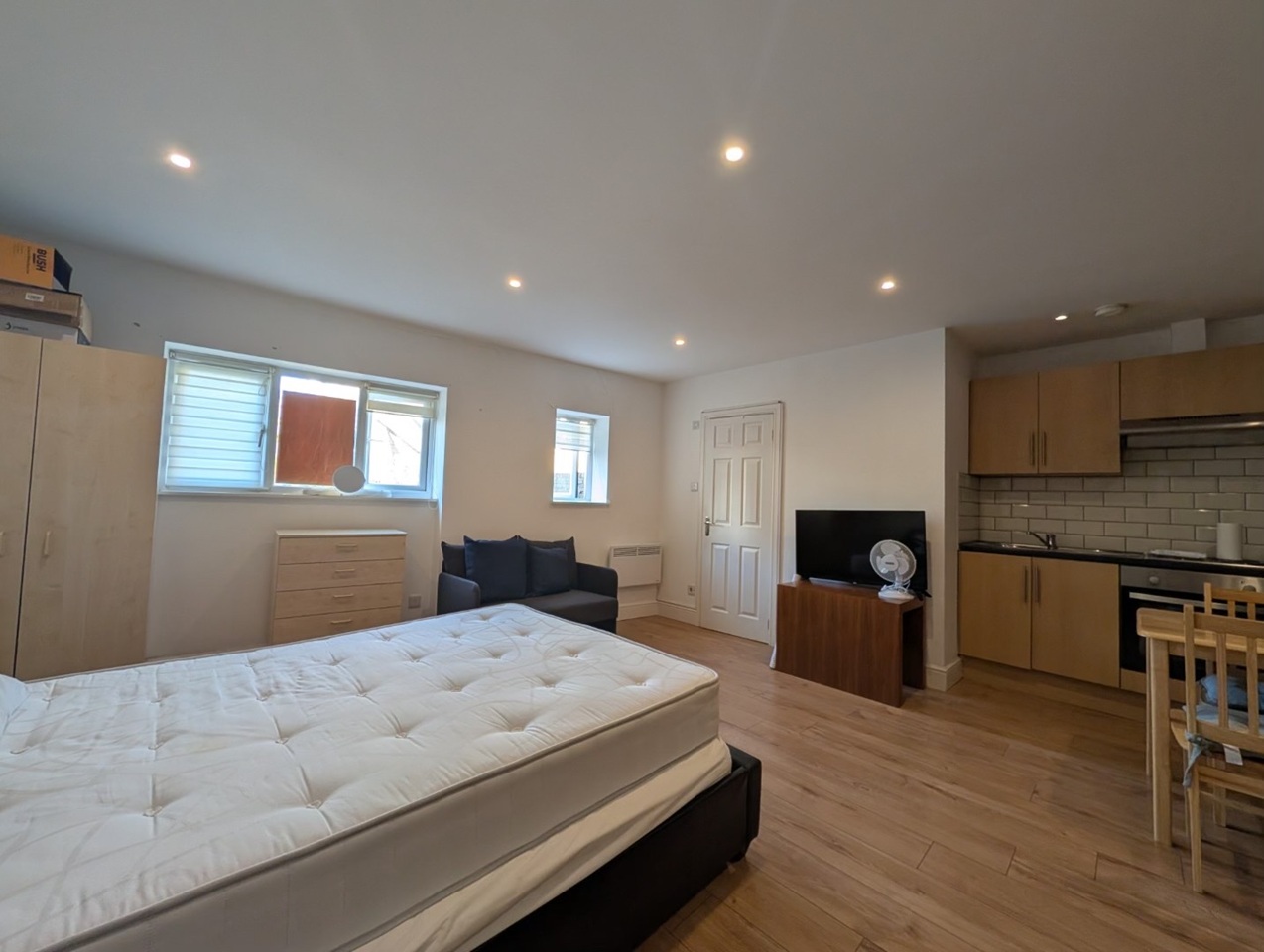Additional image 4 of Studio Flat, Wandsworth Road, SW8, N1 7GU