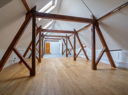 Studio Flat, The Granary, RH4
