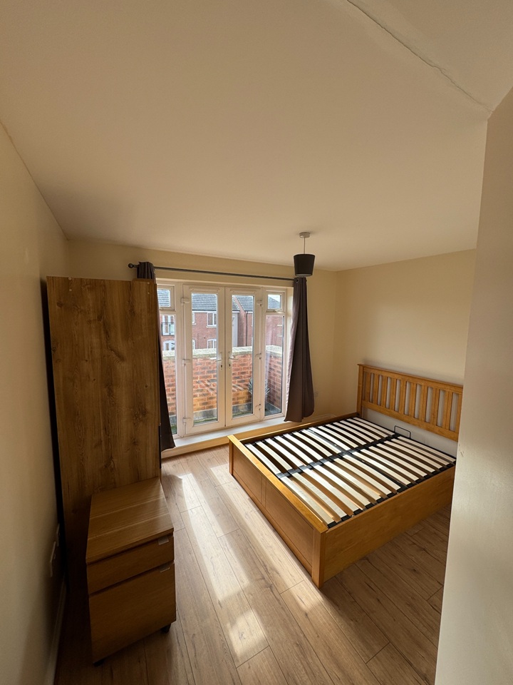 2 Bed Flat, Signals Drive, CV3 photo 3