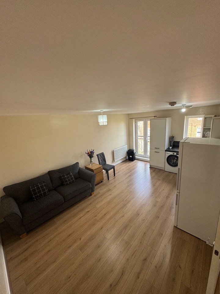 2 Bed Flat, Signals Drive, CV3
