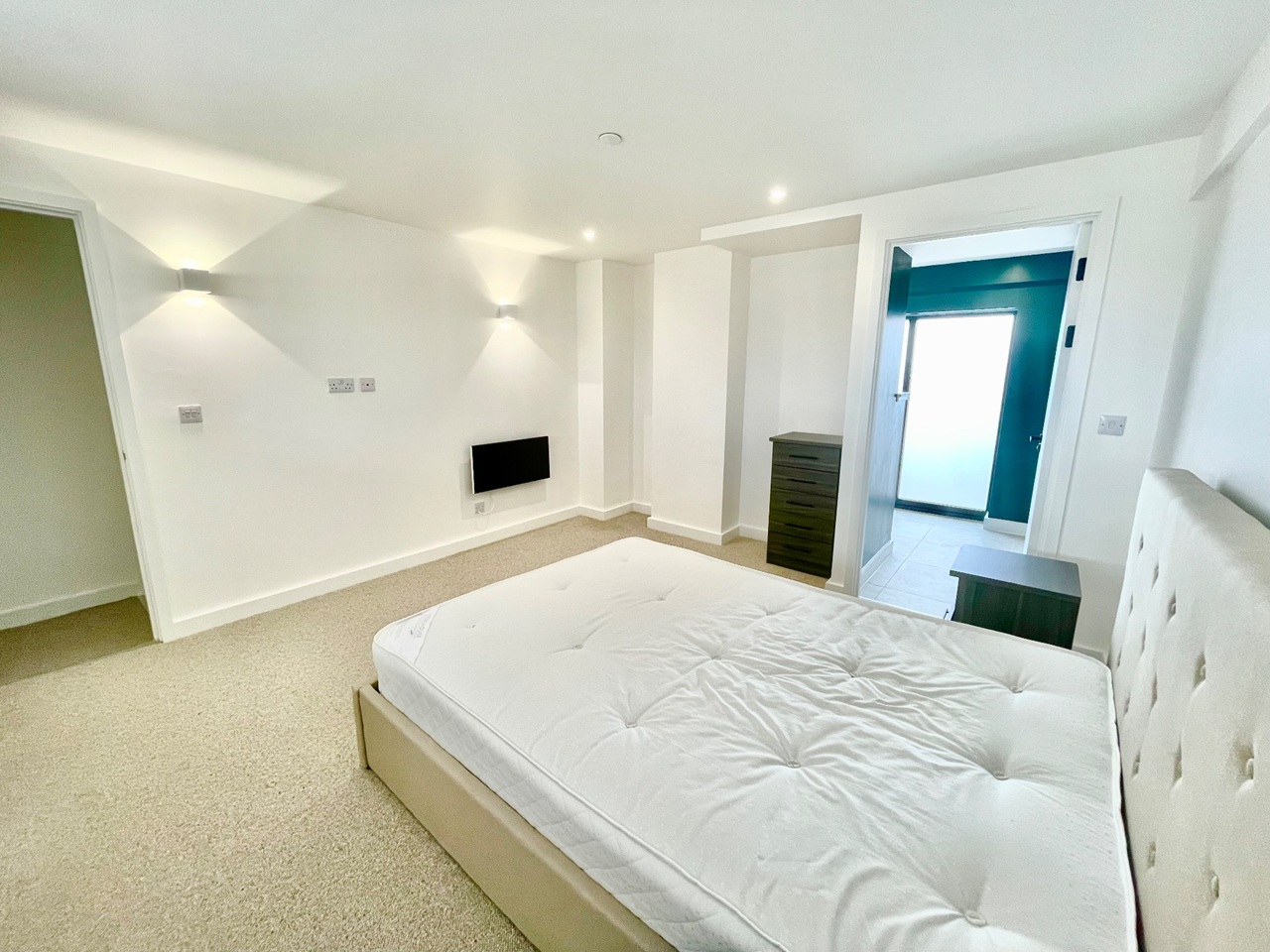 Additional image 17 of 3 Bed Flat, Spinners Way, M15, N1 7GU