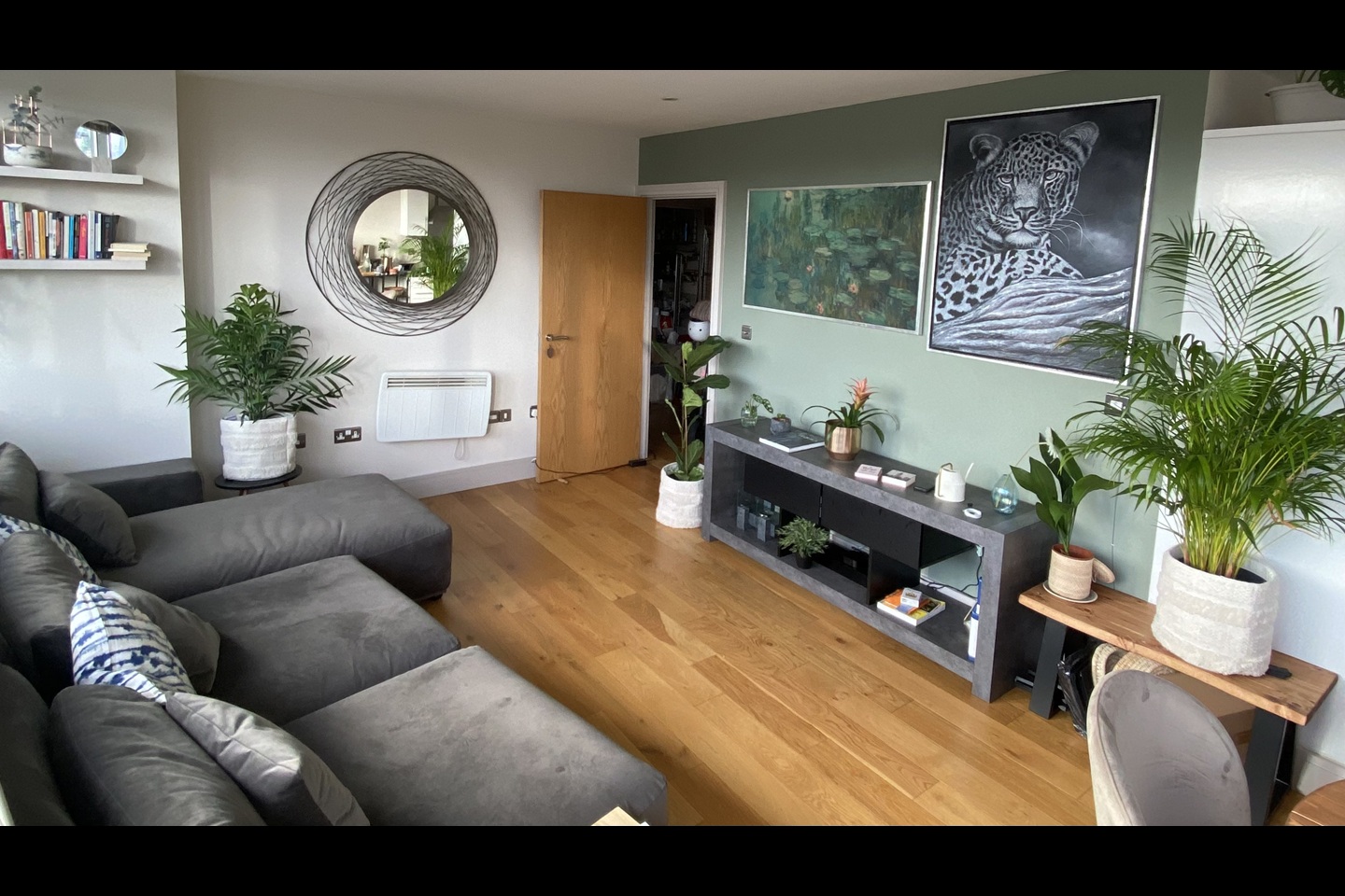 1 Bed Flat, Southwark Bridge Road, SE1, N1 7GU