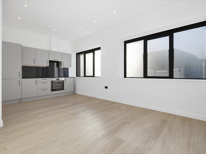 1 Bed Flat, Headgate, CO3