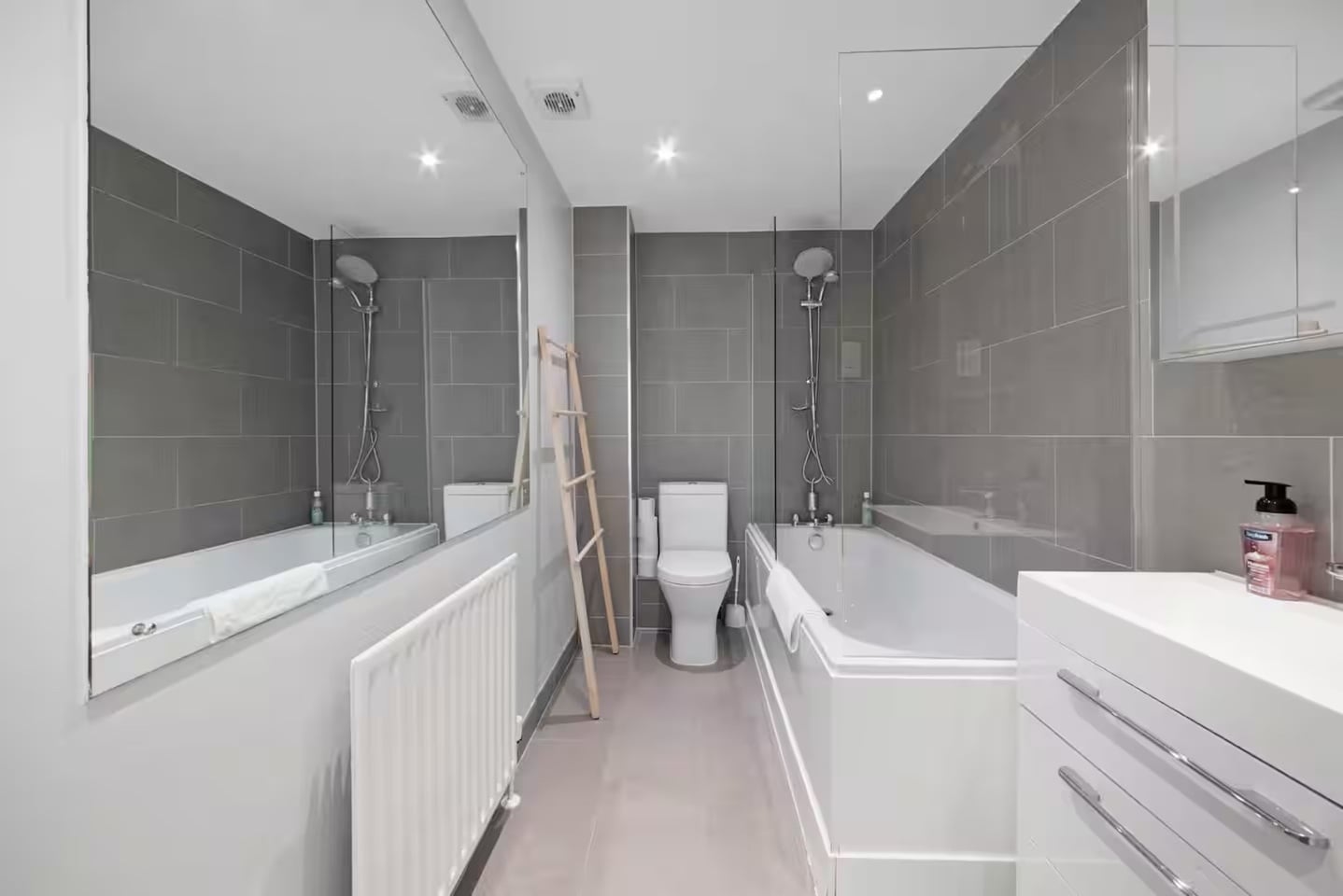 Additional image 18 of 2 Bed Flat, Upper St, N1, N1 7GU