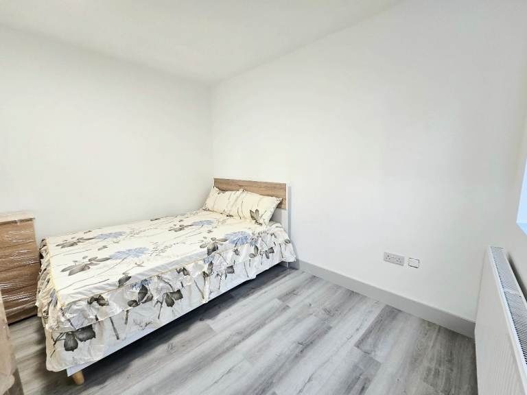 Additional image 3 of Room in a Shared Flat, Bethnal Green Road, E2, N1 7GU