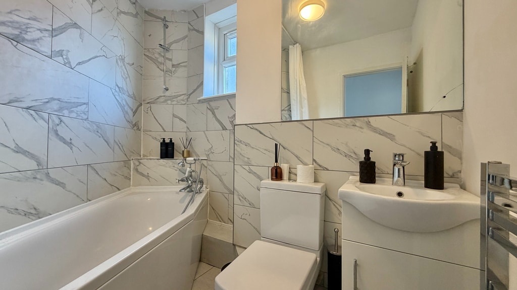 3 Bed Flat, Great Eastern St, EC2A, N1 7GU