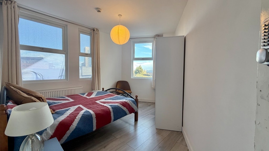 Additional image 2 of 3 Bed Flat, Great Eastern St, EC2A, N1 7GU