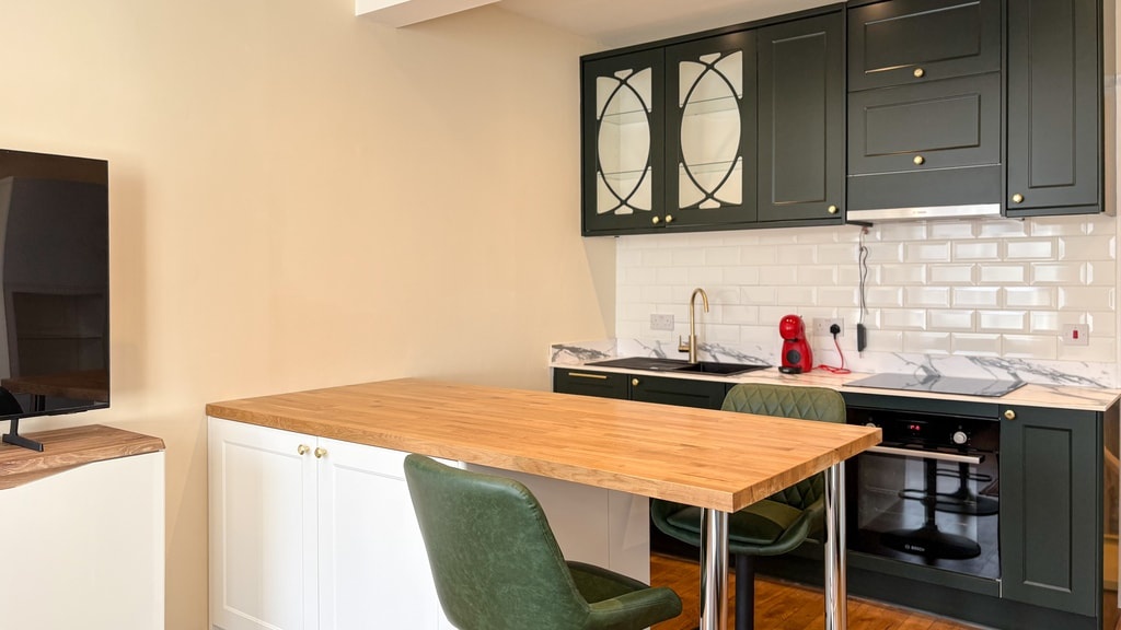 Additional image 5 of 3 Bed Flat, Cromwell Road, SW7, N1 7GU