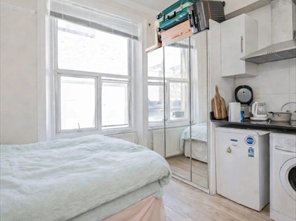 Studio Flat, Cheniston Gardens, W8