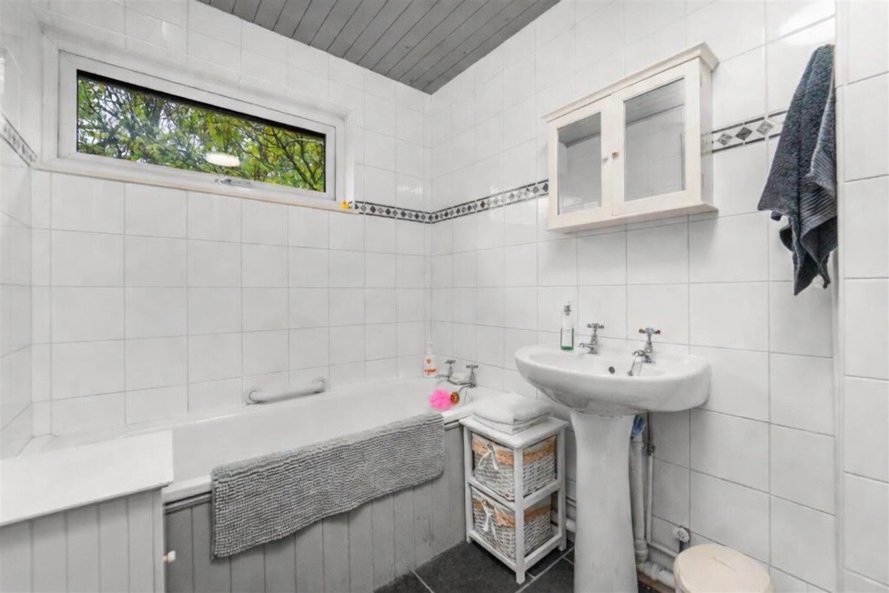 Additional image 14 of 2 Bed End Terrace, Cromwell Road, M6, N1 7GU