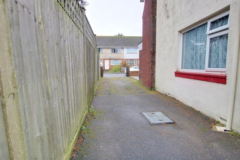 Additional image 3 of 2 Bed Maisonette, Commercial St, SO18, N1 7GU