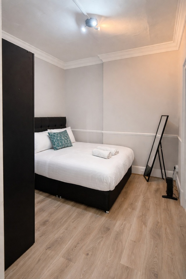 Additional image 4 of 3 Bed Flat, Portsea Place, W2, N1 7GU