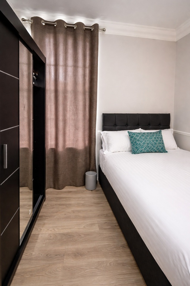 Additional image 5 of 3 Bed Flat, Portsea Place, W2, N1 7GU