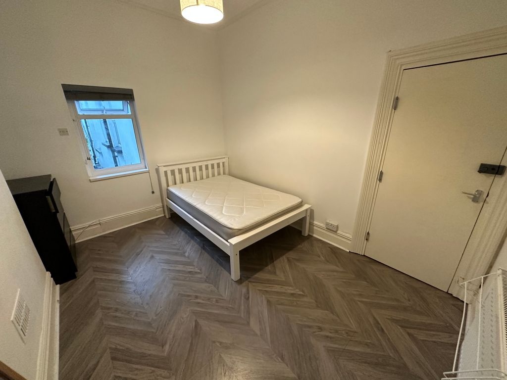 Additional image 3 of Room in a Shared House, Hanover Square, LS3, N1 7GU