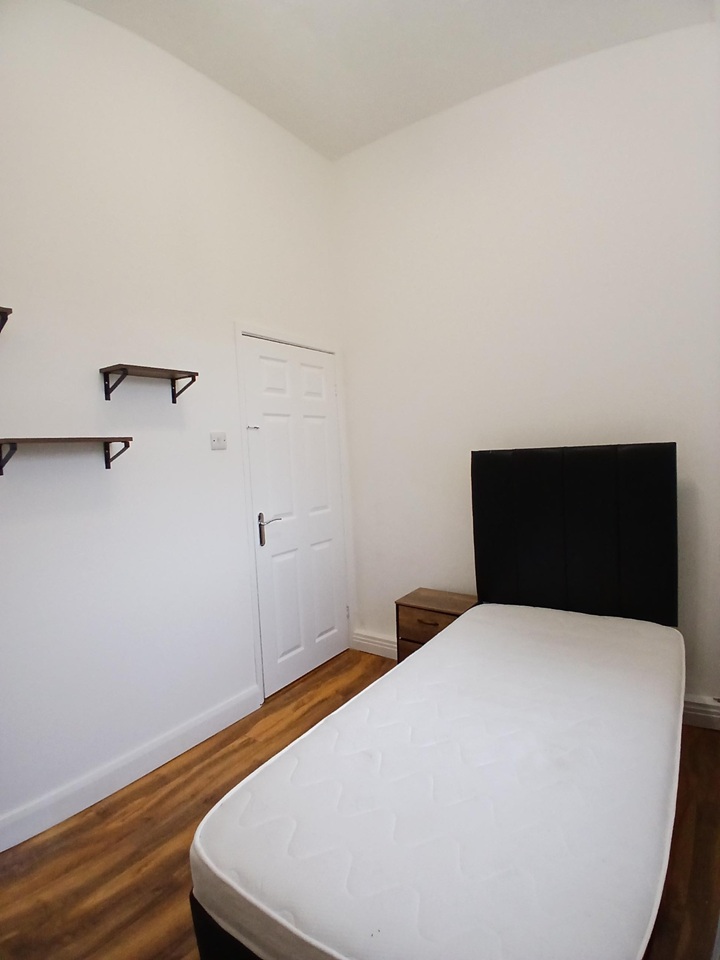 Additional image 6 of 2 Bed Flat, Seymour Road, M8, N1 7GU