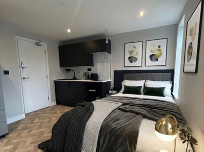Room in a Shared Flat, Long Lane, WA2