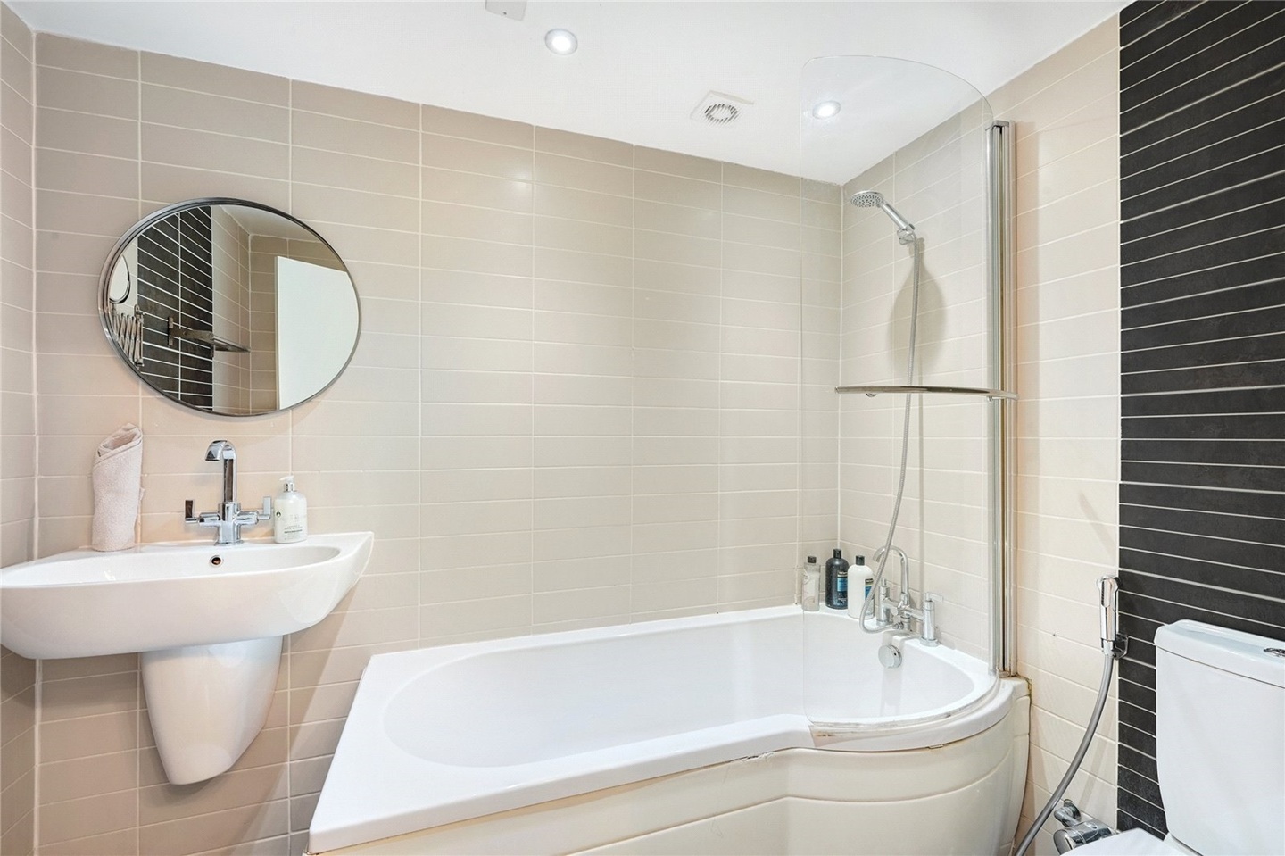 Additional image 2 of 2 Bed Flat, Princes Court, SW3, N1 7GU