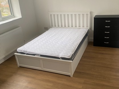 Room in a Shared House, Holden Walk, SS14