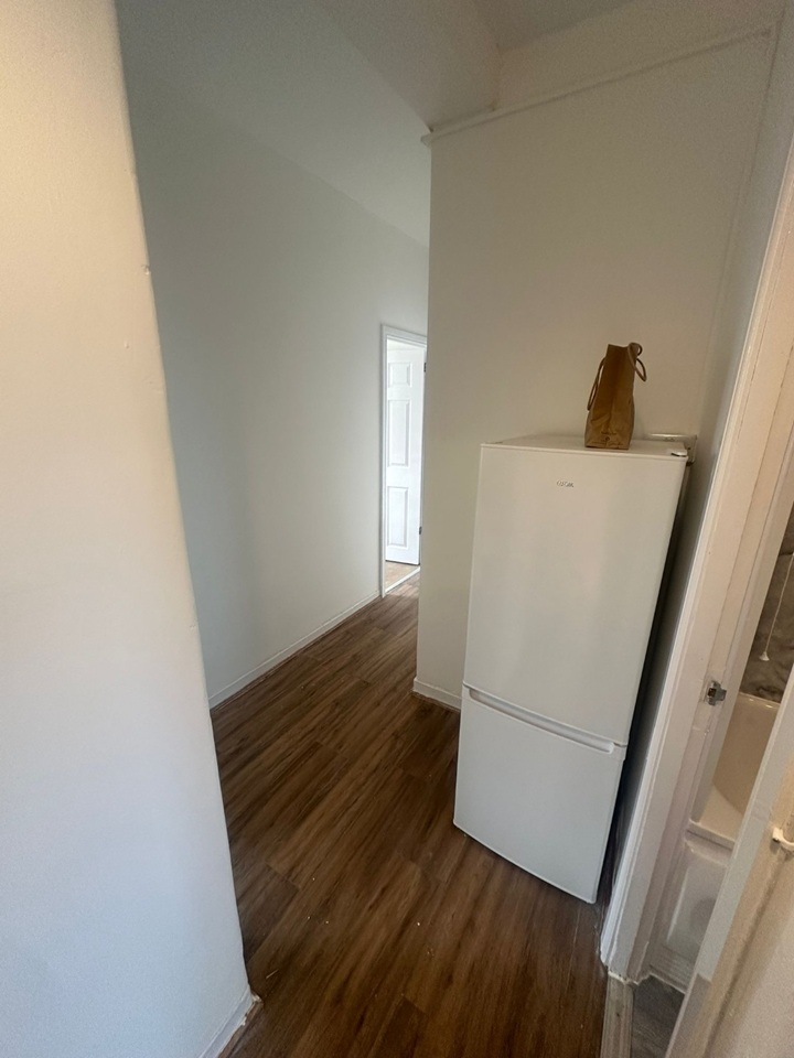 Additional image 6 of 3 Bed Flat, Chicksand St, E1, N1 7GU