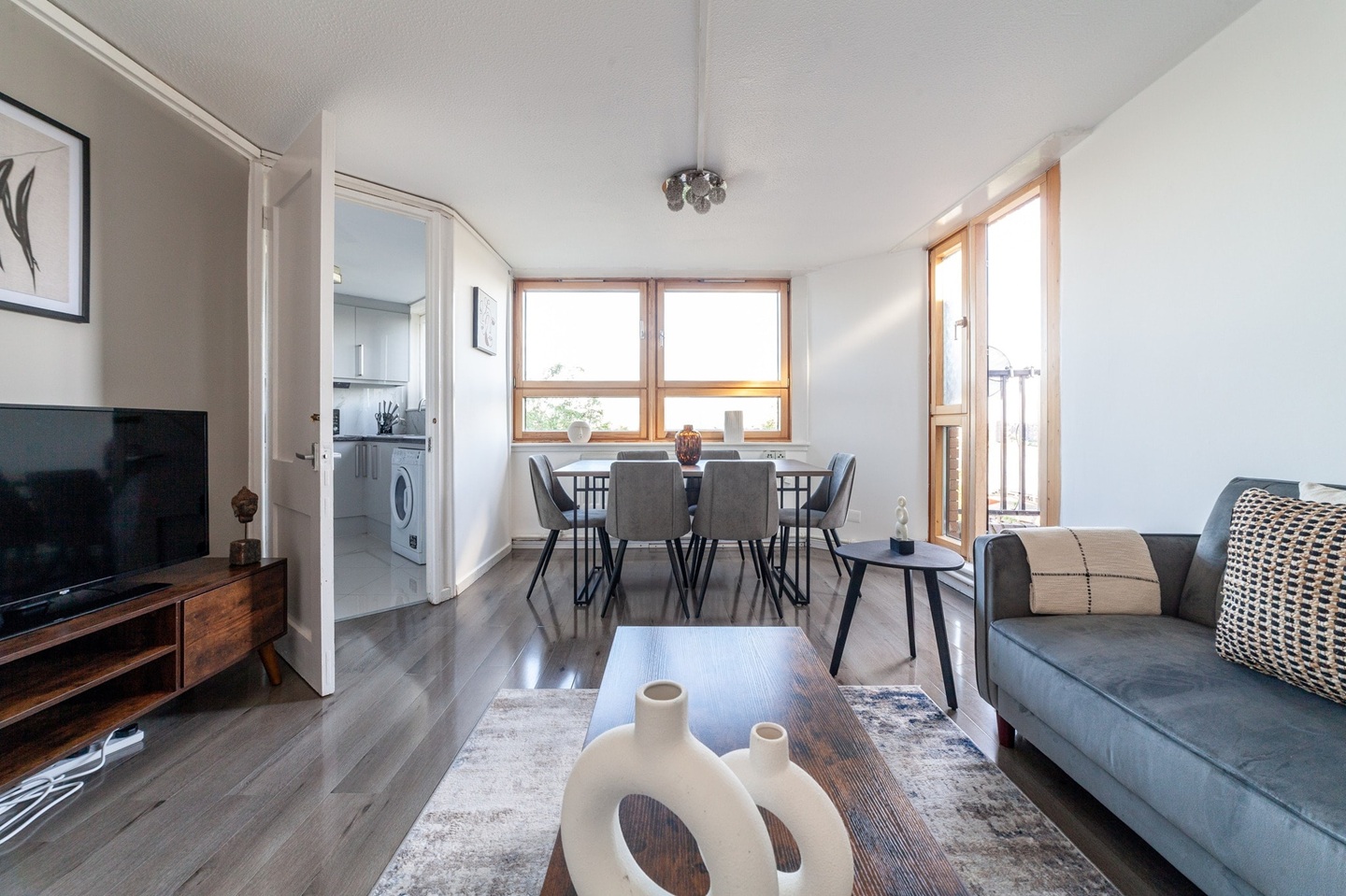 Additional image 2 of 4 Bed Flat, Shalcomb St, SW10, N1 7GU