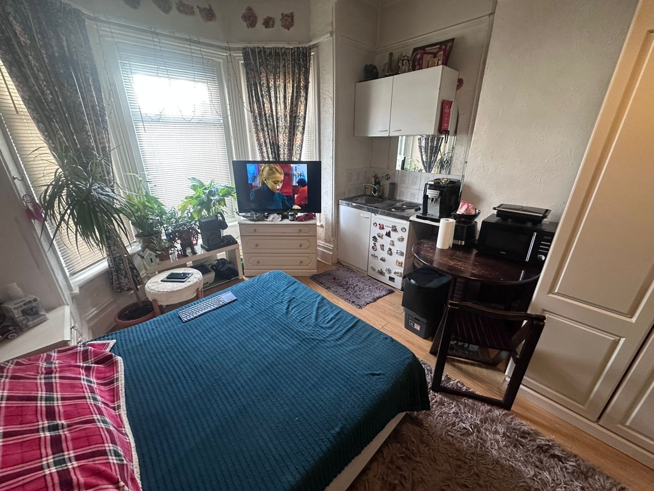 1 Bed Flat, Portswood Road, SO17, N1 7GU