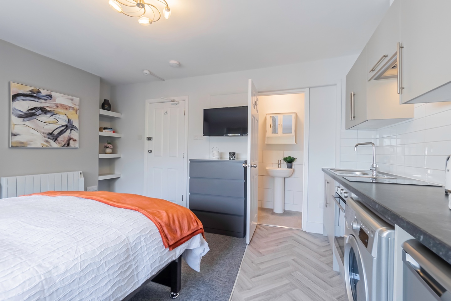 Additional image 3 of Studio Flat, London Road, RG1, N1 7GU