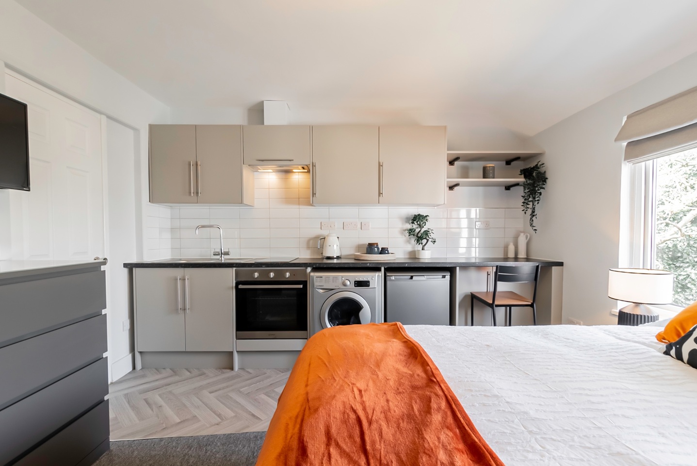 Additional image 4 of Studio Flat, London Road, RG1, N1 7GU