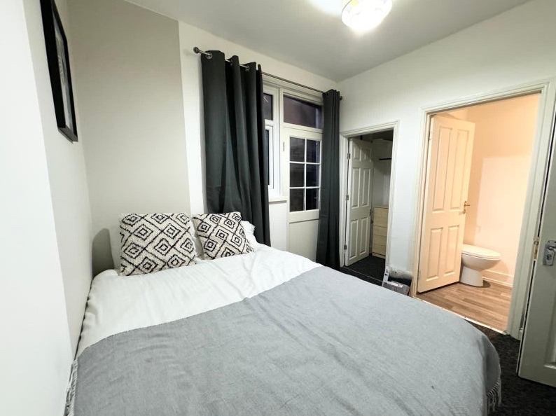 Room in a Shared House, Newcombe Road, SO15, N1 7GU