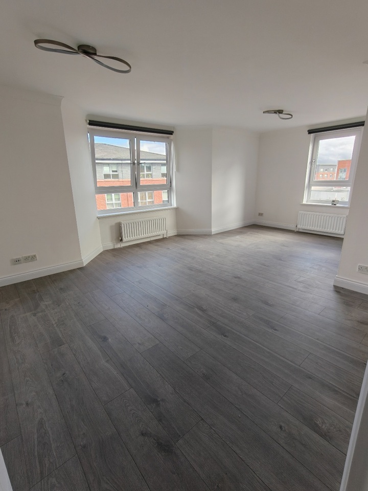 2 Bed Flat, Middlesex Gardens, G41, N1 7GU