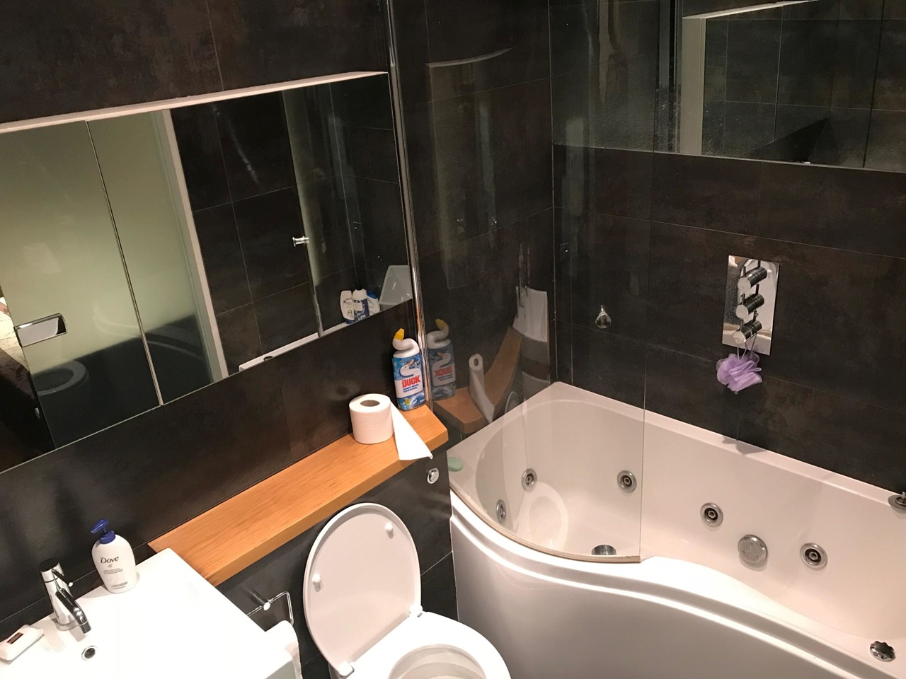 1 Bed Semi-Detached House, Gledhow Gardens, SW5, N1 7GU