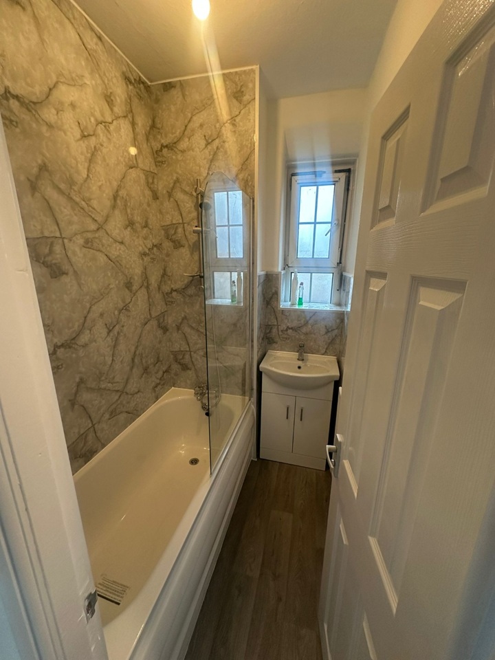 Additional image 9 of Room in a Shared Flat, Chicksand Street, E1, N1 7GU