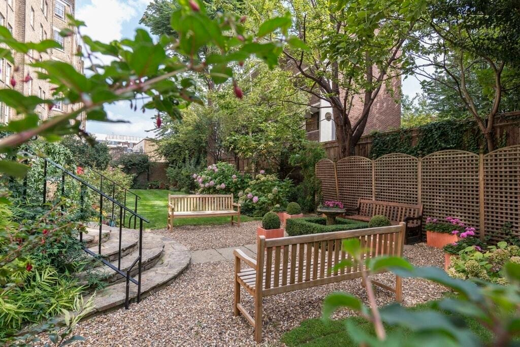 Additional image 2 of 2 Bed Flat, Fulham Road, SW3, N1 7GU