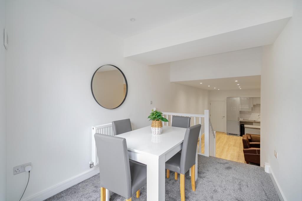 Additional image 3 of 2 Bed Flat, Broadway, OX11, N1 7GU