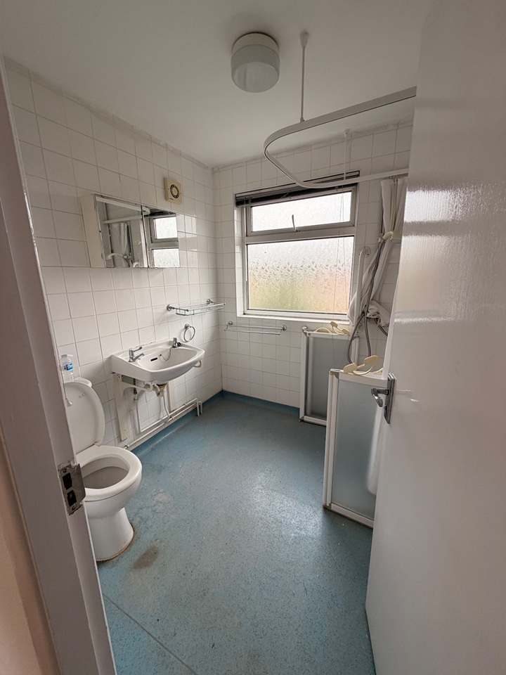 Additional image 9 of 3 Bed Semi-Detached House, Plymouth Drive, LE5, N1 7GU